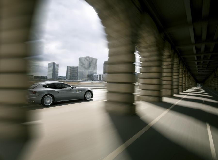  Ferrari FF 2011 года  (фото 19 из 195)